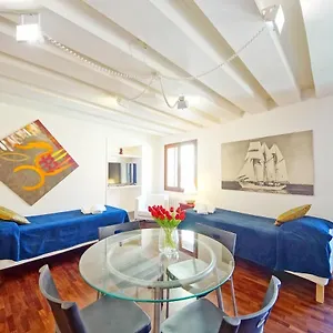 https://ca-canal-view-san-marco-venezia-wi-fi.hotelinveneto.com